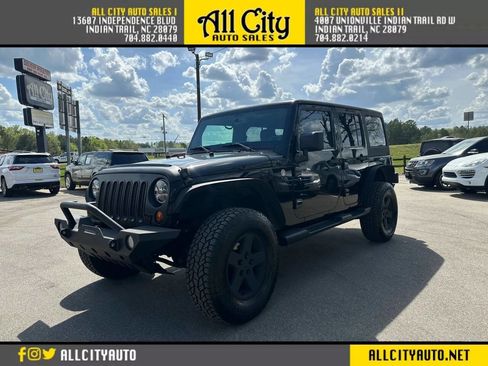 Used 2013 Jeep Wrangler Unlimited Sport image 3