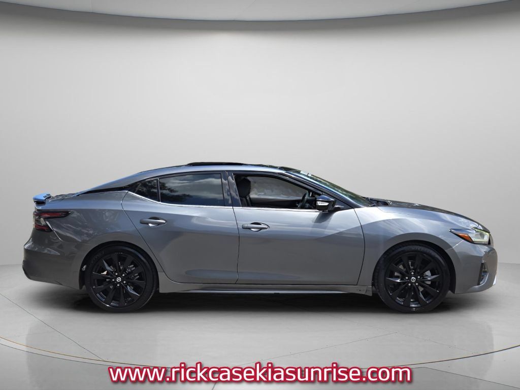 Used 2019 Nissan Maxima SR w/ Premium Package FWD image 4
