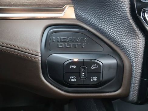 Used 2025 RAM 2500 Limited AWD/4WD image 17