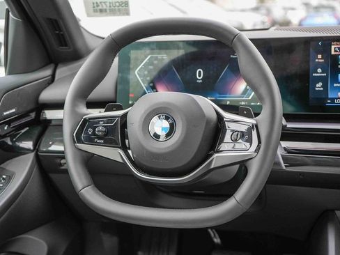 Used 2025 BMW 530i 530i w/ Premium Package image 15