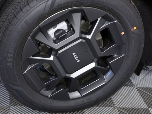 New 2026 Kia Carnival EX image 8