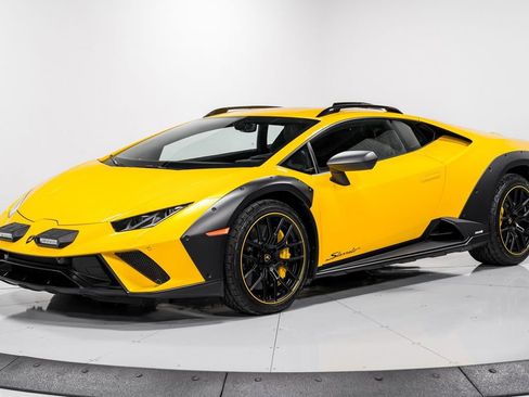 Used 2024 Lamborghini Huracan Sterrato image 7