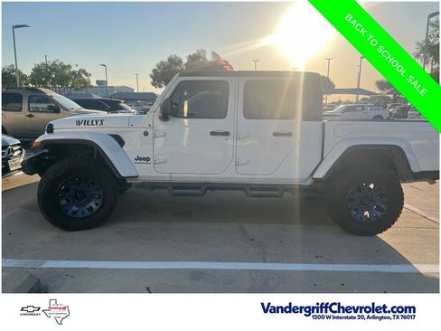 Used 2024 Jeep Gladiator Sport AWD/4WD image 4