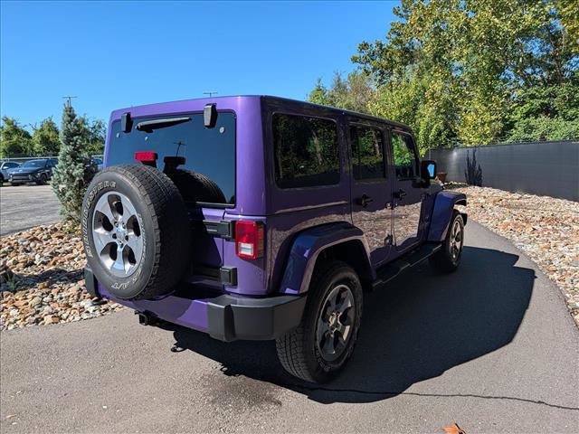 Used 2017 Jeep Wrangler Unlimited Sahara w/ Connectivity Group AWD/4WD image 5