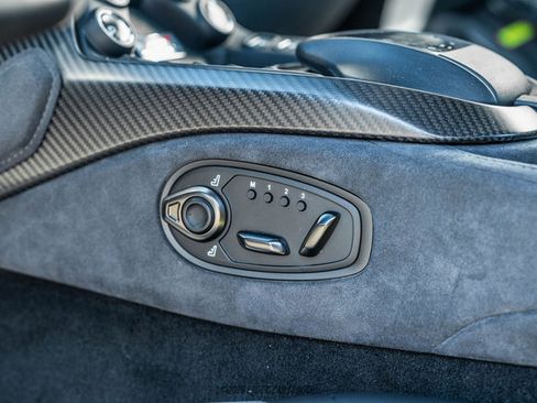 Used 2022 Aston Martin V8 Vantage Coupe image 26