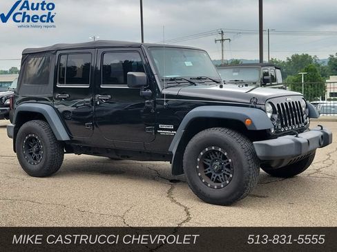 Used 2016 Jeep Wrangler Unlimited Sport w/ Connectivity Group AWD/4WD image 7