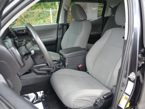 Used 2021 Toyota Tacoma SR AWD/4WD image 8