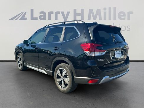 Used 2021 Subaru Forester Touring image 3