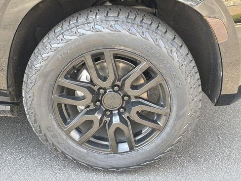 Used 2023 GMC Yukon AT4 w/ AT4 Premium Plus Package AWD/4WD image 12