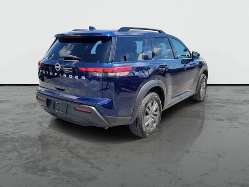 Used 2025 Nissan Pathfinder SV FWD image 2