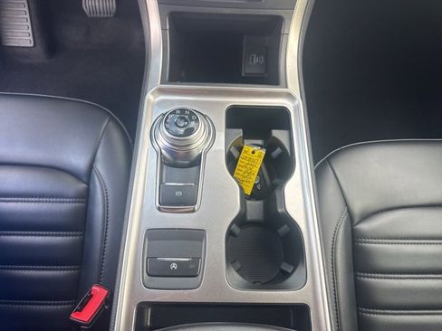 Used 2024 Ford Edge SEL image 10