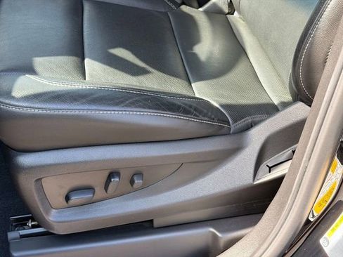 Used 2019 Chevrolet Suburban Premier image 25