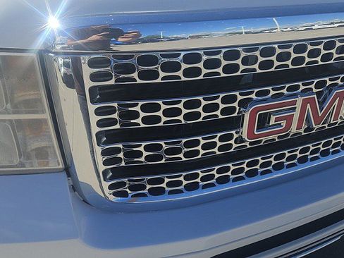 Used 2014 GMC Sierra 3500 Denali AWD/4WD image 3