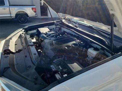 Used 2016 Toyota 4Runner Limited image 13