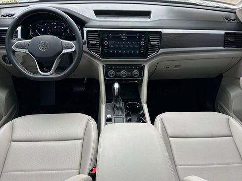 Used 2023 Volkswagen Atlas SE w/ Panoramic Sunroof Package FWD image 13