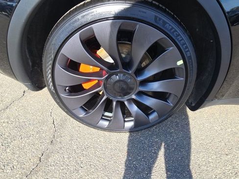 Used 2023 Tesla Model Y Long Range image 10