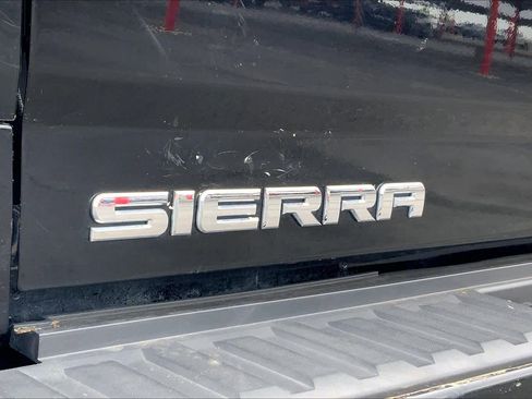 Used 2018 GMC Sierra 1500 SLT w/ All Terrain Package image 31