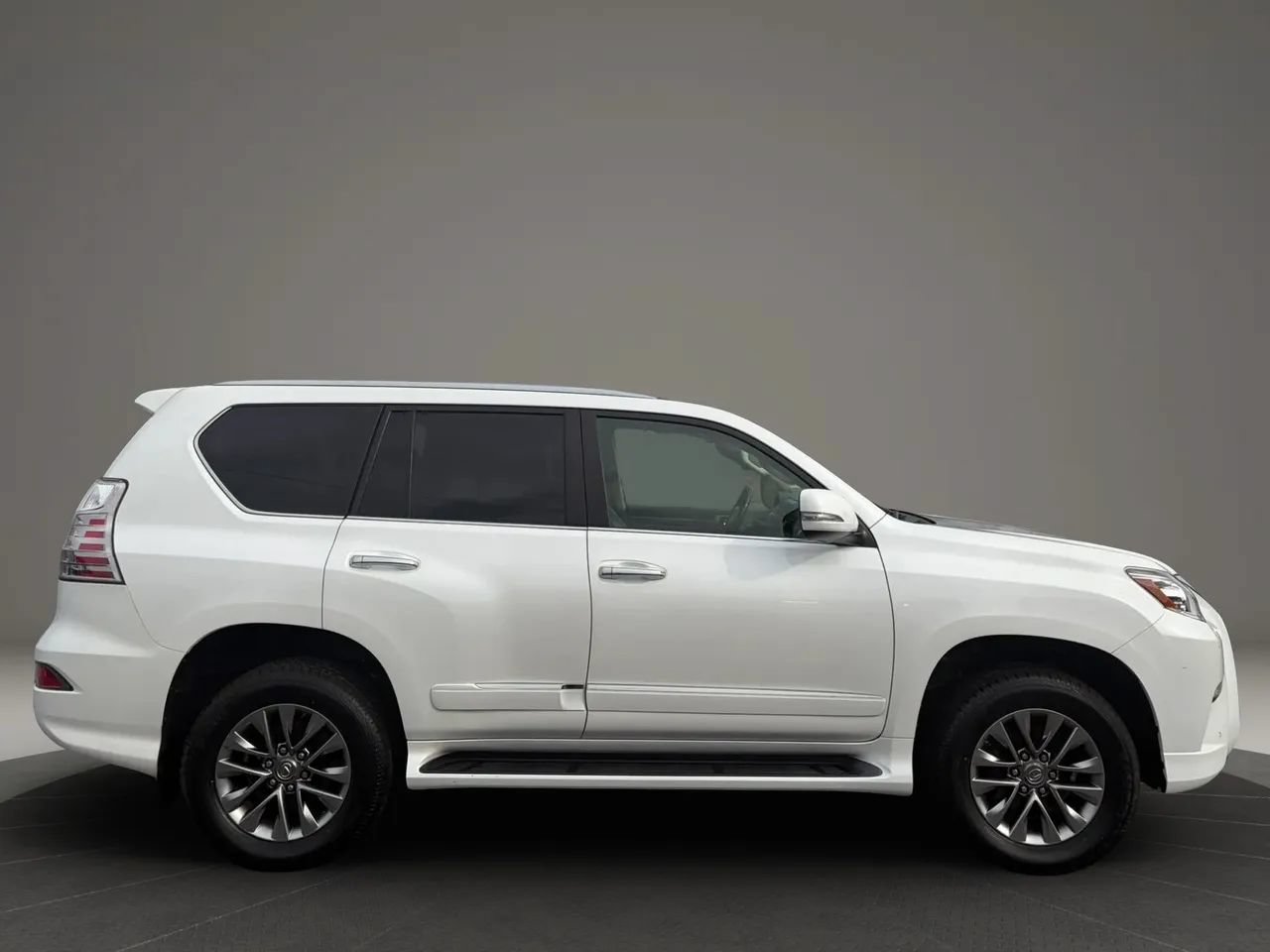 Used 2015 Lexus GX 460 Luxury AWD/4WD image 6