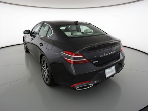 Used 2025 Genesis G70 2.5T image 6