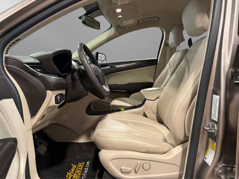 Used 2019 Lincoln MKC Premiere AWD/4WD image 19