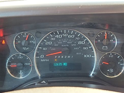 Used 2024 Chevrolet Express 2500 w/ Driver Convenience Package image 17