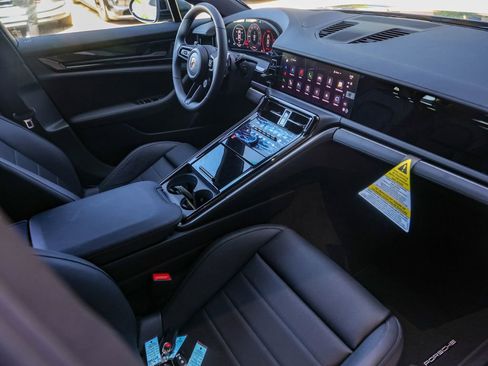 New 2025 Porsche Panamera 4 image 37