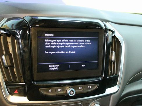 Used 2022 Chevrolet Traverse LT image 21