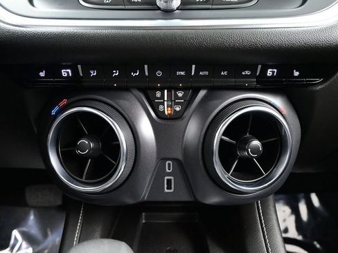New 2025 Chevrolet Blazer LT w/ Convenience Package FWD image 24