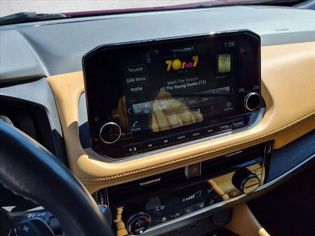 Used 2023 Nissan Rogue Platinum FWD image 11