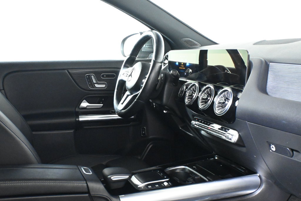 Used 2023 Mercedes-Benz GLA 250 4MATIC image 32
