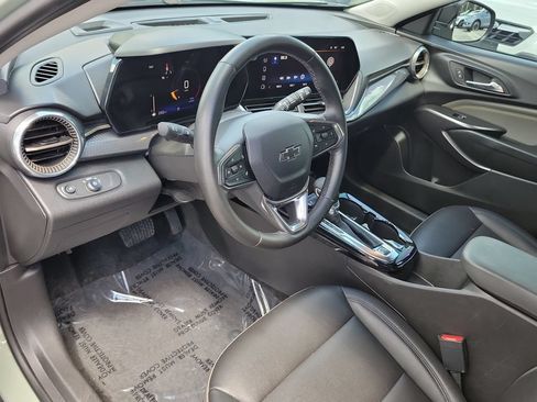 Used 2025 Chevrolet Trax ACTIV w/ Driver Confidence Package FWD image 23