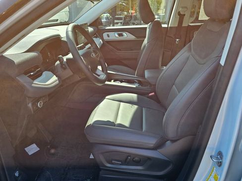 New 2026 Ford Explorer Active w/ Active Comfort Package AWD/4WD image 18