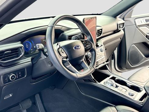 Used 2023 Ford Explorer ST w/ Equipment Group 401A image 4