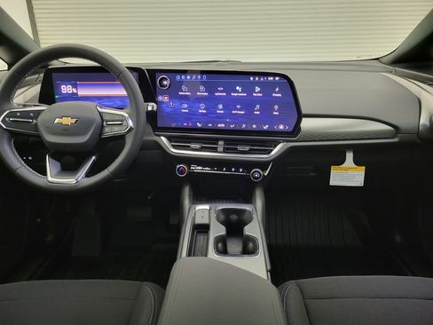 New 2026 Chevrolet Equinox EV LT w/ Comfort Package FWD image 40