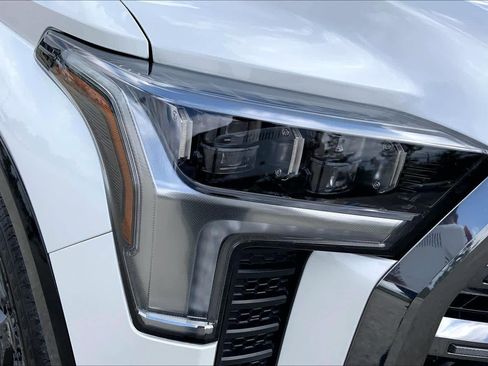 Used 2025 Toyota Tundra Platinum AWD/4WD image 27