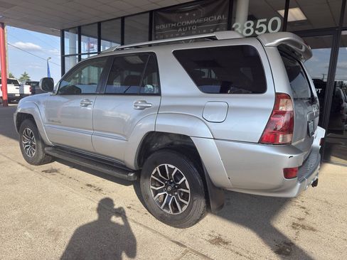 Used 2004 Toyota 4Runner Sport AWD/4WD image 2