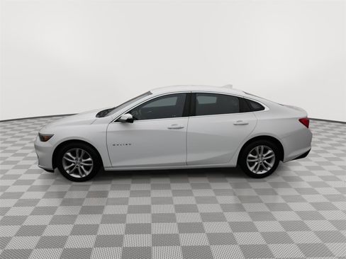 Used 2018 Chevrolet Malibu LT image 22