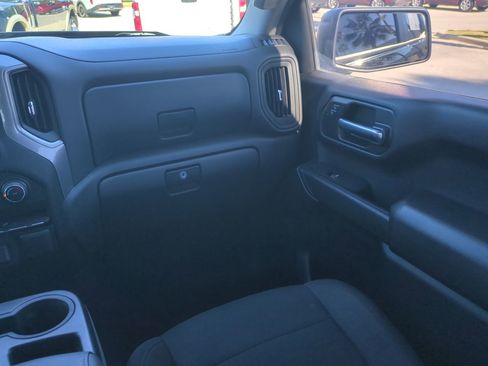 Used 2022 Chevrolet Silverado 1500 Custom w/ Safety Confidence Package image 16