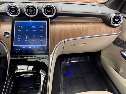 Certified 2023 Mercedes-Benz GLC 300 4MATIC image 17