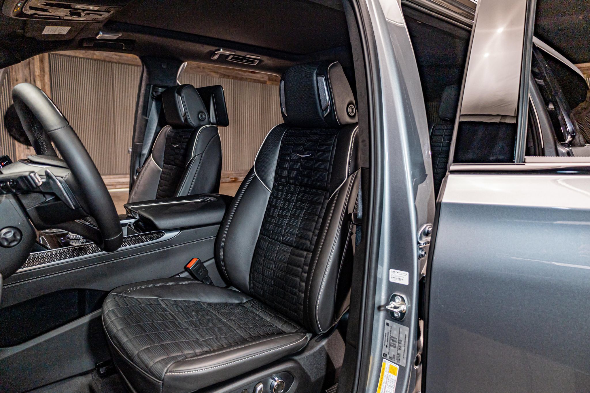 Used 2026 Cadillac Escalade V w/ LPO, ONYX Package AWD/4WD image 21