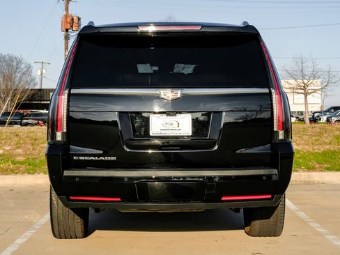 Used 2019 Cadillac Escalade ESV Premium Luxury image 11