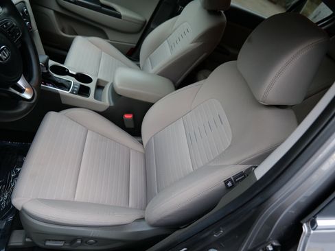 Used 2019 Kia Sportage LX w/ LX Popular Package image 16