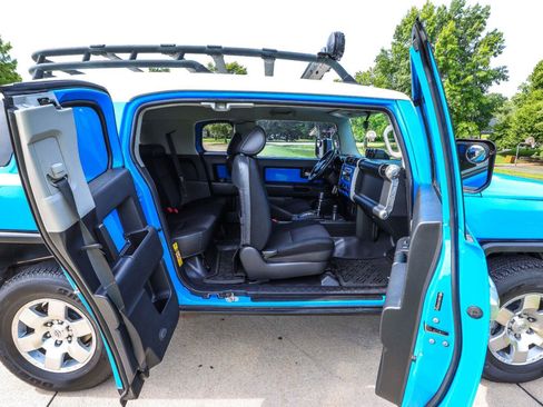 Used 2007 Toyota FJ Cruiser 4WD w/ Upgrade Pkg 1 image 34