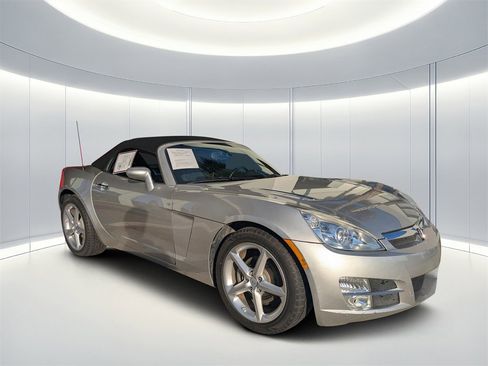 Used 2008 Saturn Sky image 1