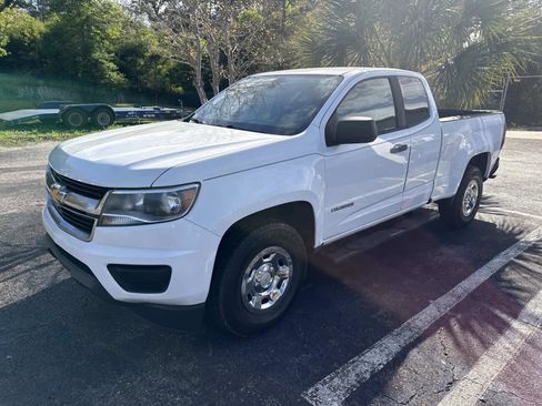 Used 2019 Chevrolet Colorado W/T image 2