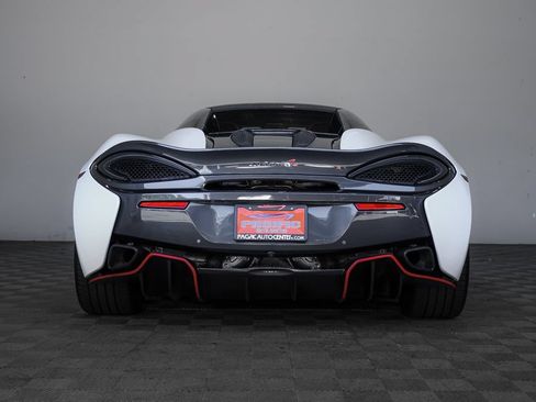 Used 2018 McLaren 570S Spider RWD image 19
