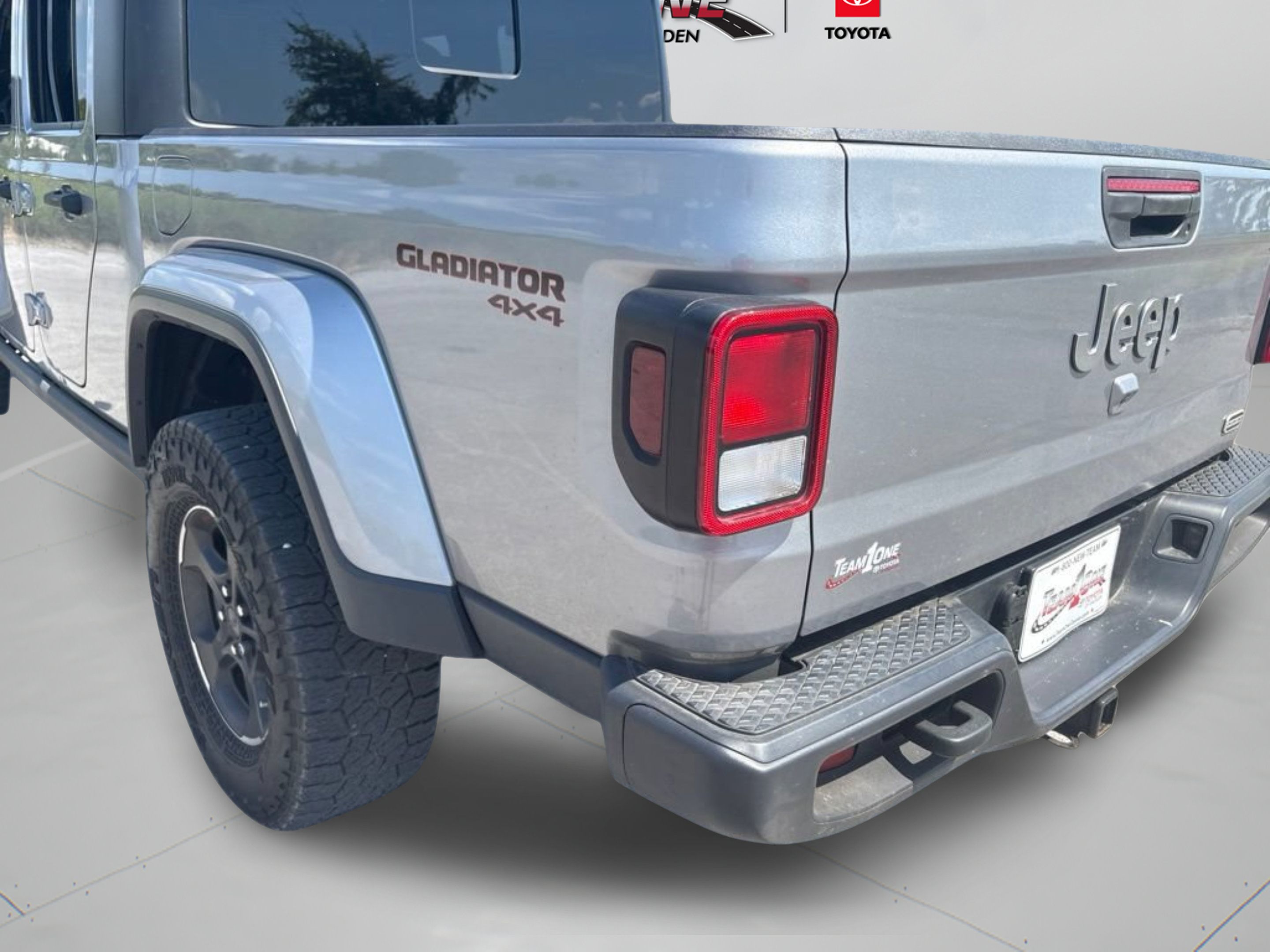 Used 2020 Jeep Gladiator Overland AWD/4WD image 29