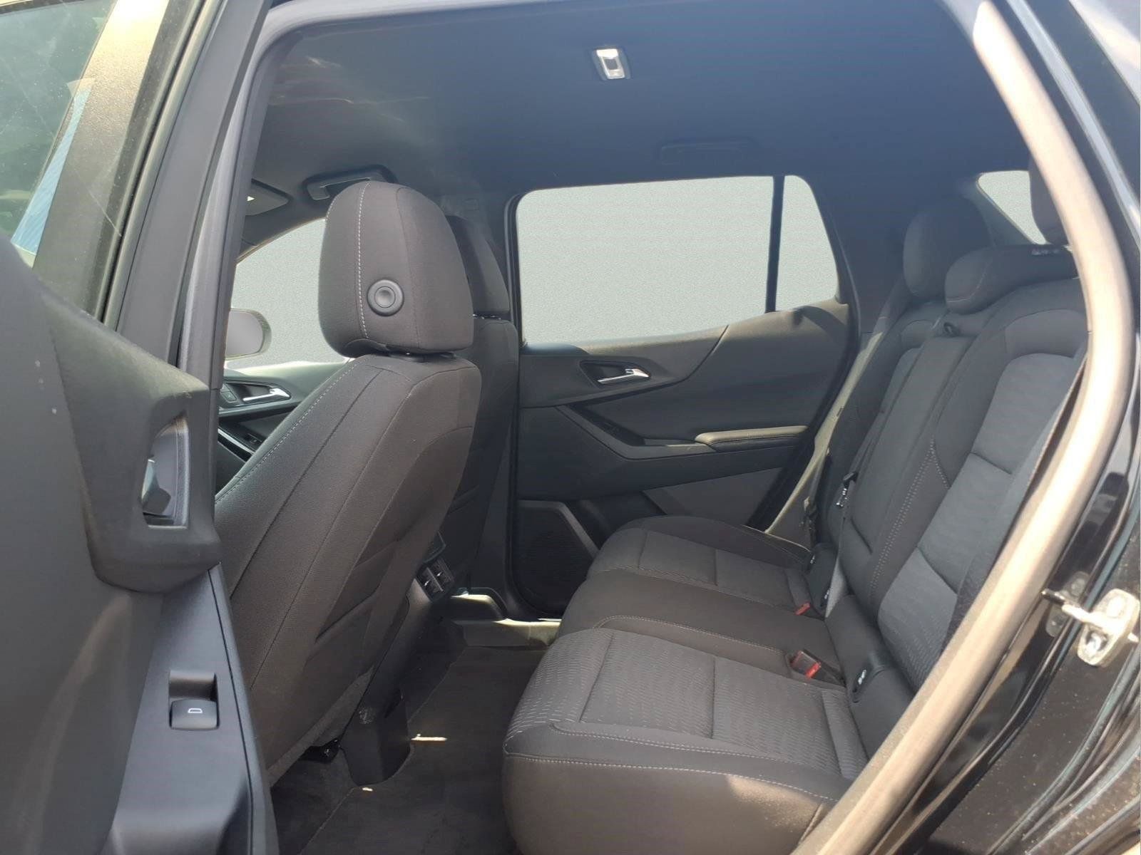 Used 2026 Chevrolet Equinox LT AWD/4WD image 9
