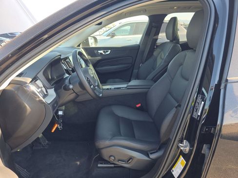 Used 2025 Volvo XC60 B5 Plus AWD/4WD image 10