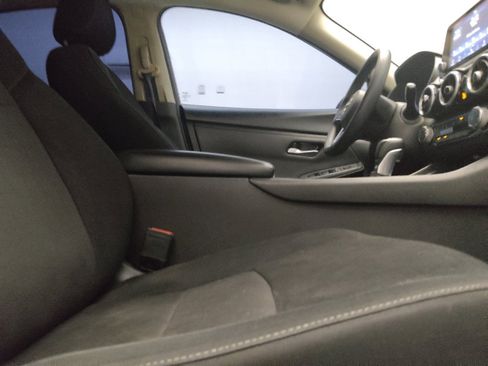 Used 2024 Nissan Sentra SV FWD image 21
